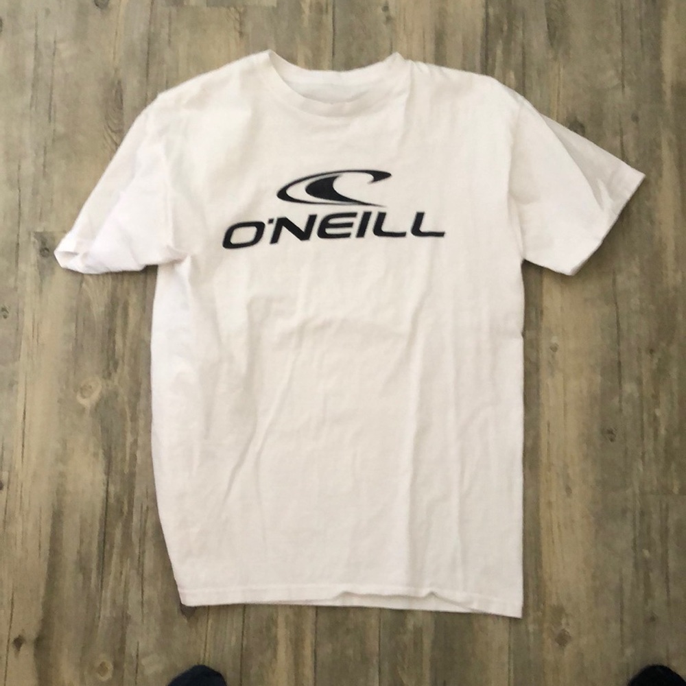 White o’neil shirt. All white back. M